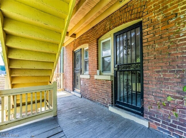 Photo - 1321 W 85th St Unidad 2