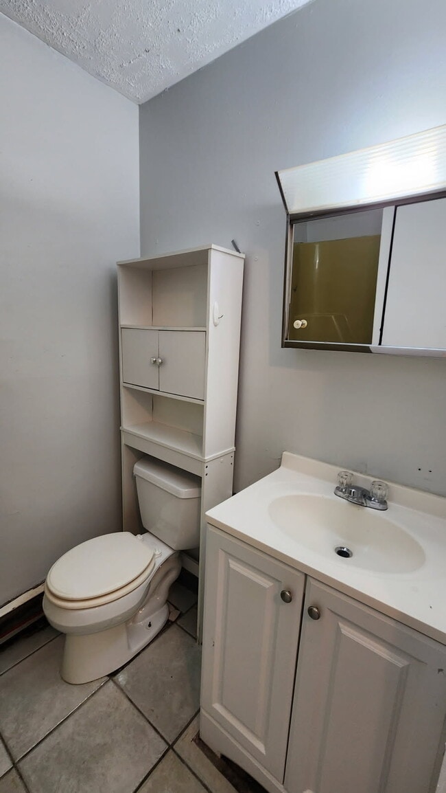 Photo - 194 Mead St