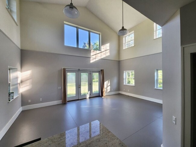 Building Photo - 15 Etna Rd