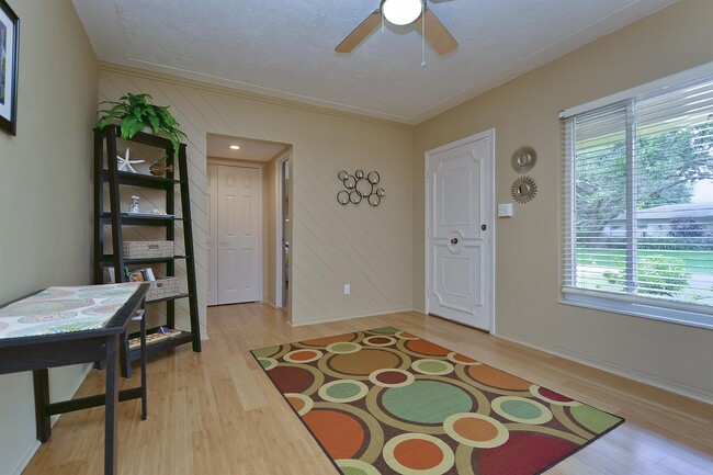 Photo - 5850 24th Ave S