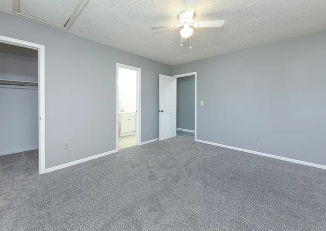 Photo - 101 Mimosa Ln