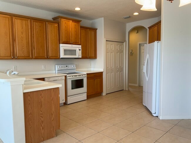 Photo - 12323 30th St E