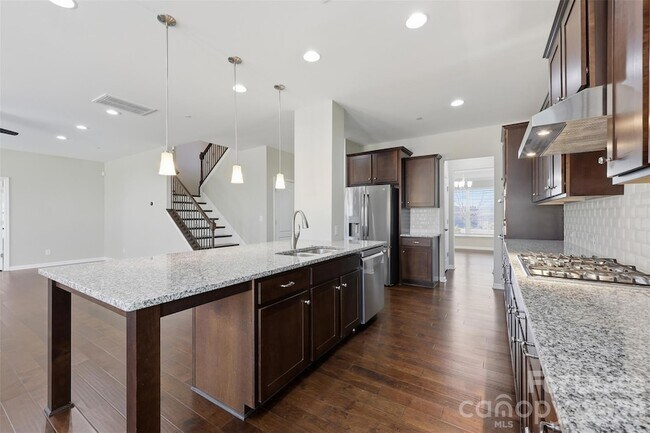 Photo - 1000 Bellegray Ln NW