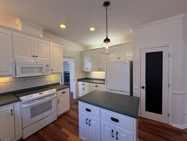 Photo - Spacious 3-Bedroom Home in Burbage Grant! "ASK ABOUT OUR ZERO DEPOSIT"