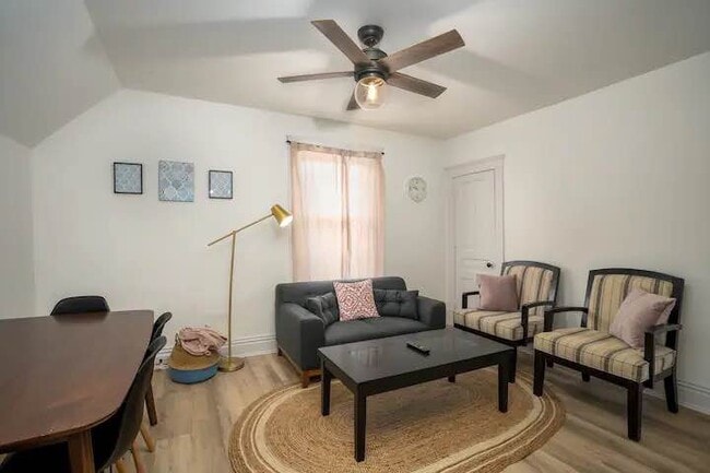 Photo - 152 Essex St Unit B (Upper)