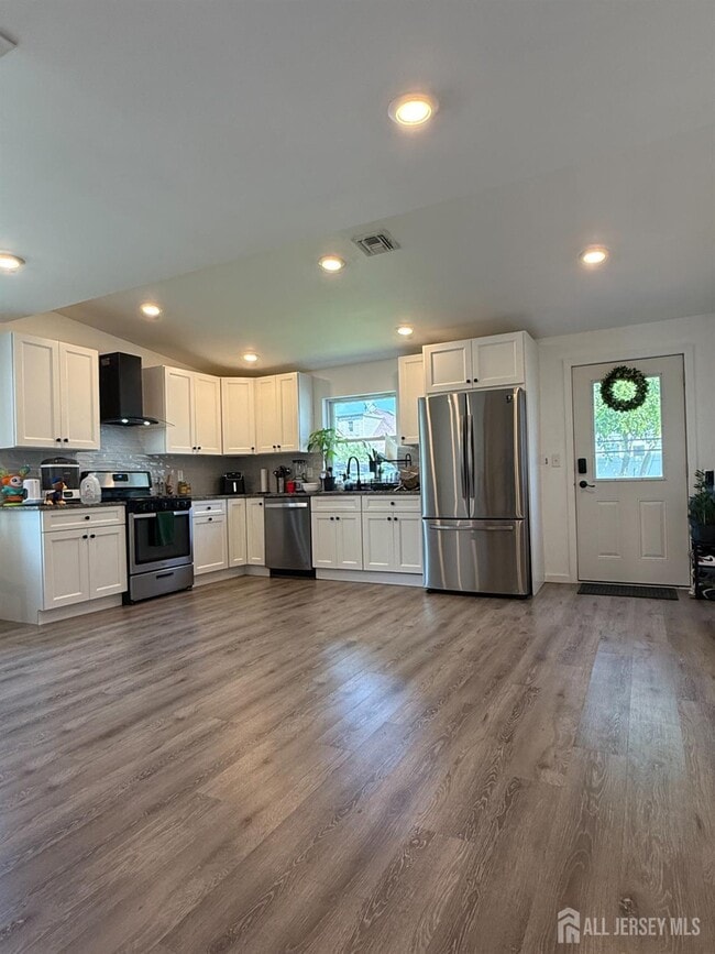 Photo - 296 Oak St