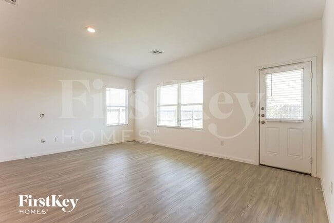 Photo - 1228 Treehouse Ln