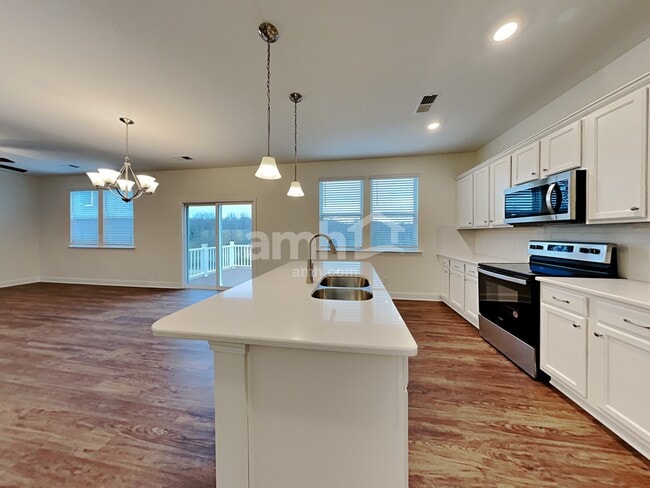 Photo - 180 Larragan Dr