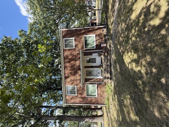 Building Photo - 2137 Woodland St NE Rental