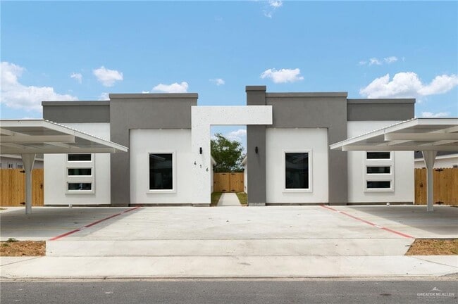Building Photo - 22 Acacia St Unit 3
