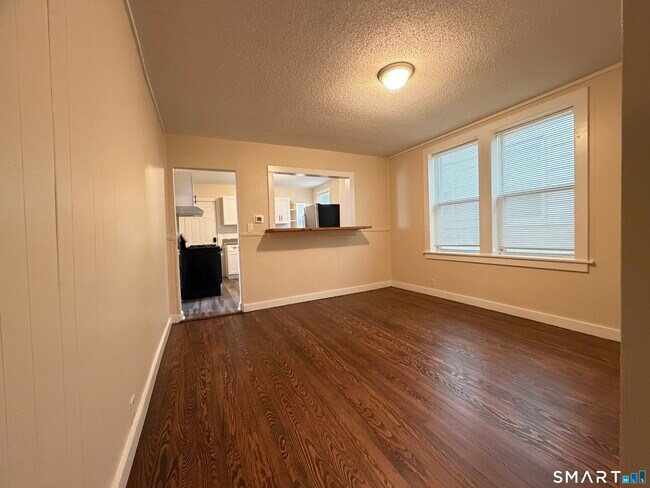 37-41-41 Jackson Ave