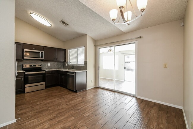 Photo - 3869 W Elgin St