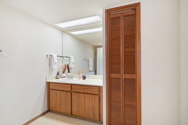 Photo - Country Club Plaza#307 Unit 1