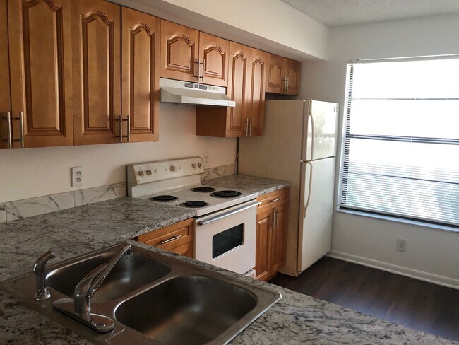 Photo - 203 Lake Pointe Dr Unidad 108