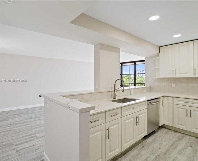 Photo - 800 Parkview Dr Unit 600S