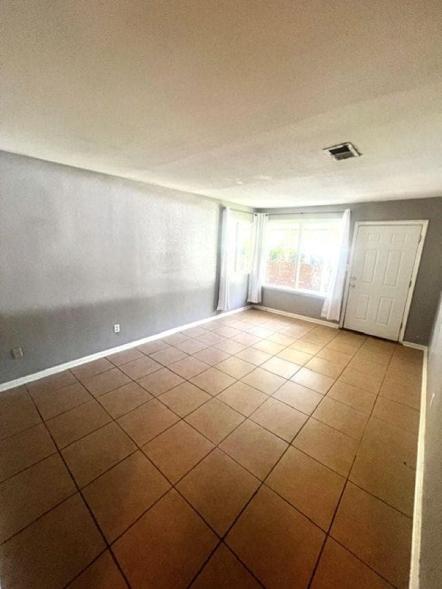 Photo - 3221 Beacon St