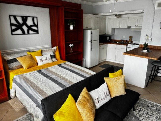 Building Photo - 311 W Ashley St Unit 810