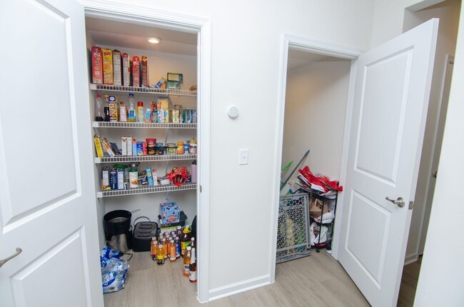 Photo - Beautiful, new build in quiet neighborhood