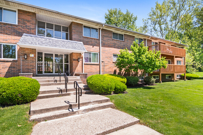 Building Photo - Iroquois Green Rental