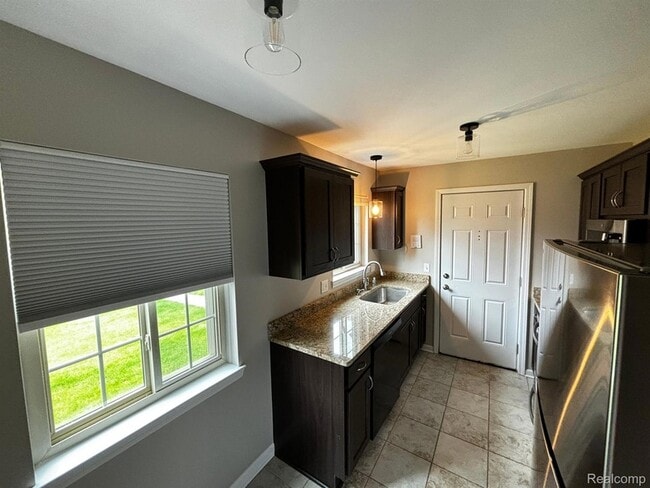 Photo - 454 Romeo Rd Unit 215
