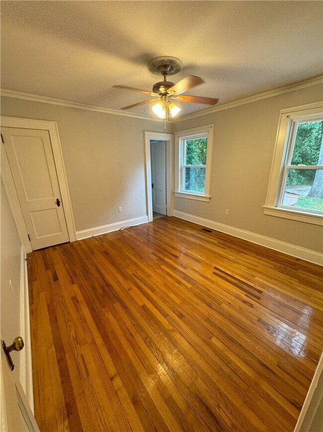 Photo - 212 Whitehall Rd