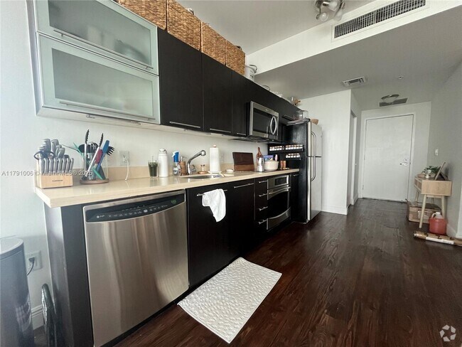 Building Photo - 90 SW 3rd St Unit 1705 Rental