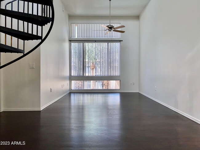 Photo - 1701 E Colter St Unidad 415