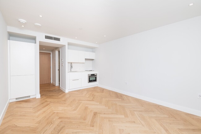 Building Photo - 60 Commonwealth Ave Unit 604