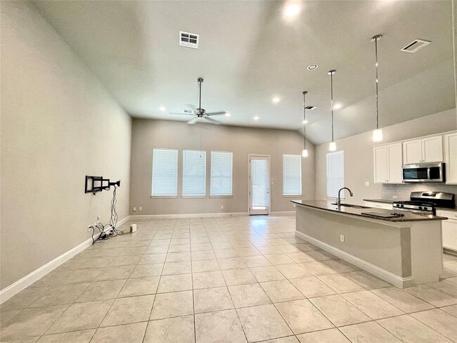 Photo - 6405 Coalinga Ln