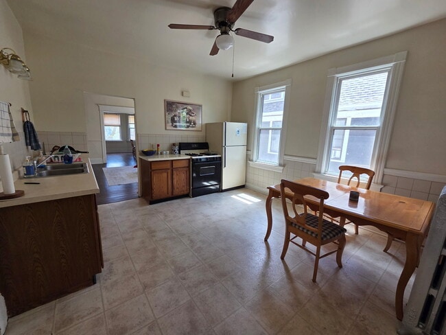 Photo - 2945 N Frederick Ave Unit Upper flat