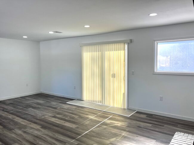 Photo - 21781 Logue Ave