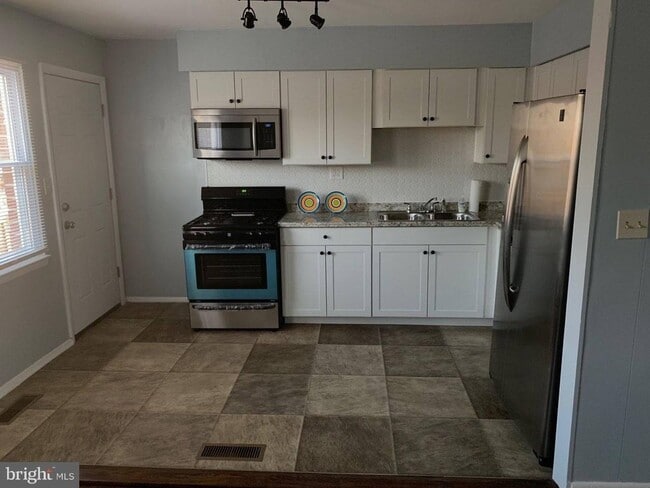 706 Seawall Rd