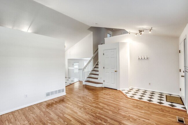 1633 Deerwood Dr