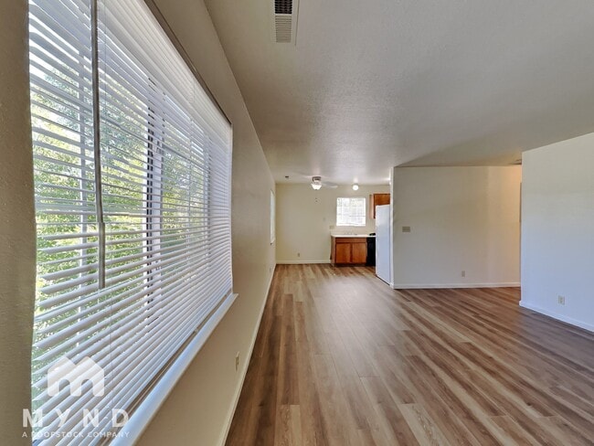 Photo - 540 Monroe St