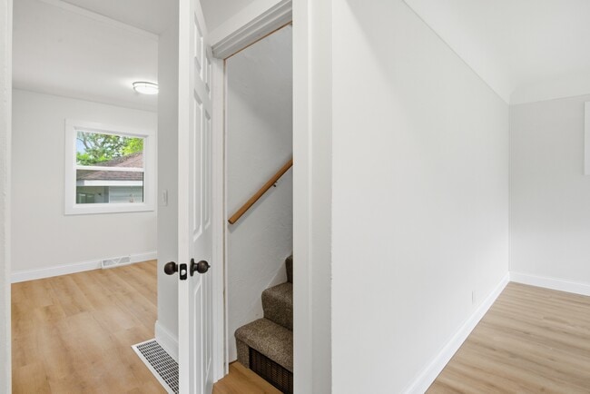 Photo - 1547 E Atherton Rd