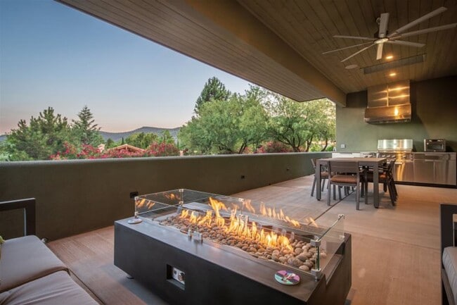 Building Photo - Exquisite Luxury Home Basking in Red Rock ...