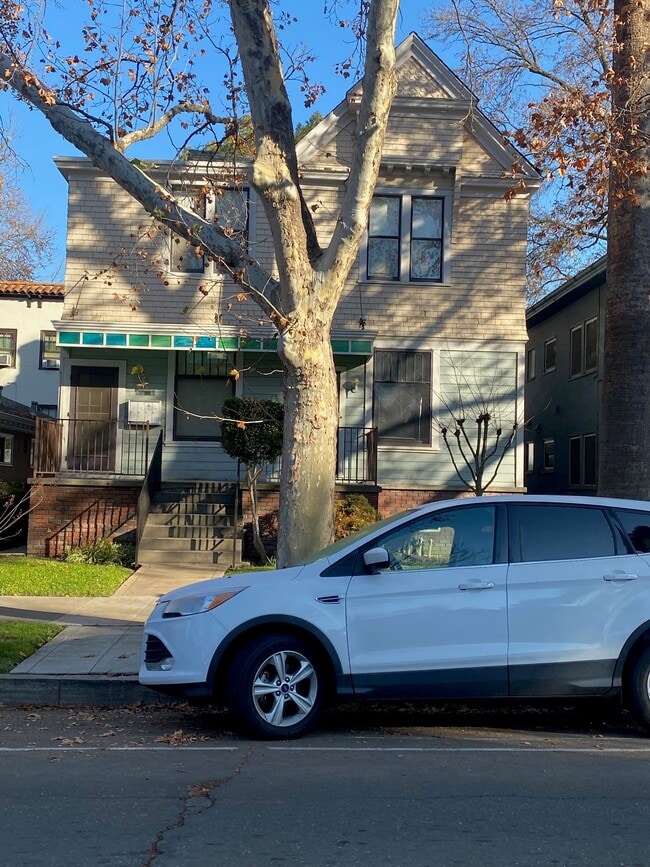 Entrance - 2707 I St Unit 3