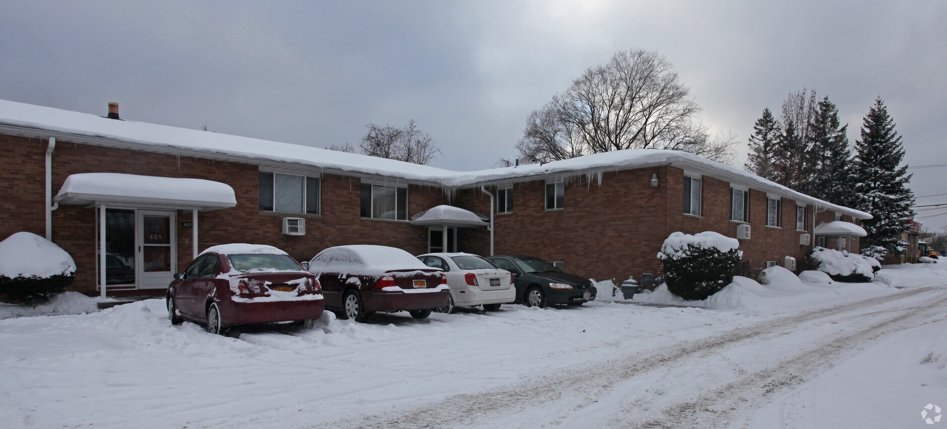 Westport Manor Apartments - Westport Manor Apartments
