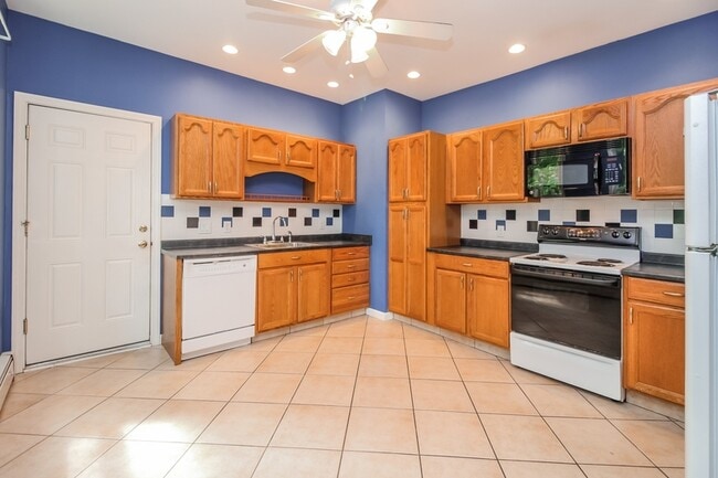 Photo - 174 Pleasant St