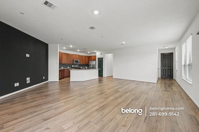 Photo - 25403 Benroe St