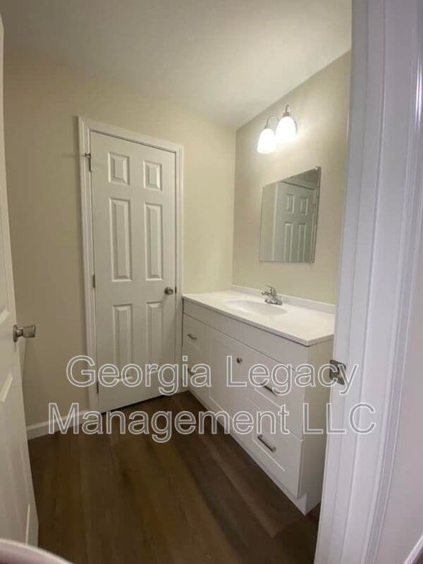 Photo - 140 Henry Meyer Rd