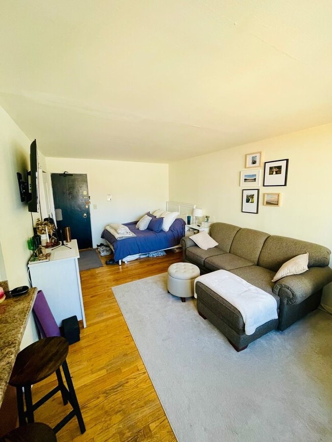 Photo - 3160 N Cambridge Ave