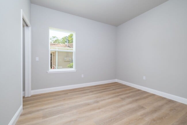 Photo - Brand new duplex for rent ! Unit A