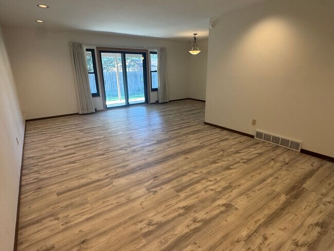 Photo - Three Bedroom Unit Available In Triplex in East Boulder