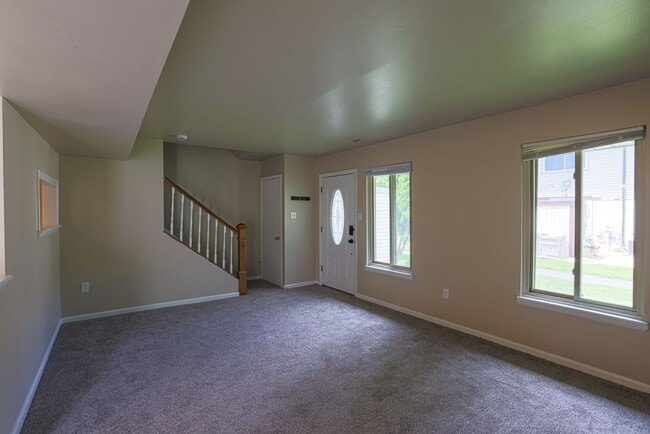Photo - 14 King Henry Cir