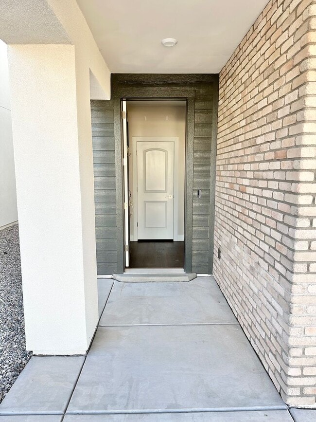 Photo - 4 Bed Desert Color Home!