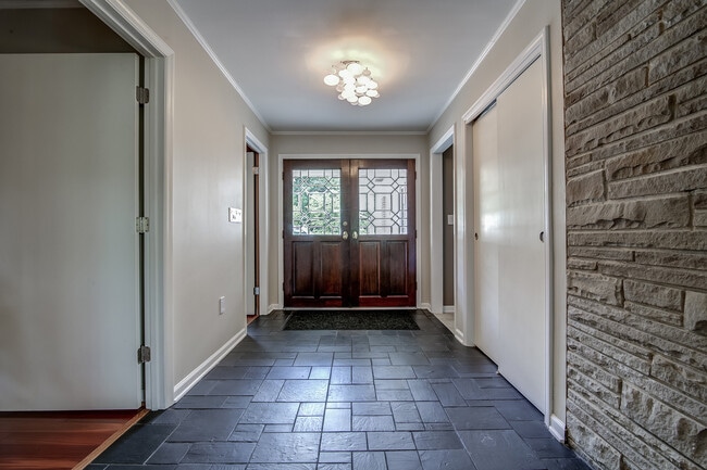 Photo - 720 Langford Ln NW