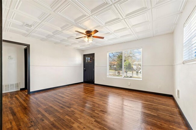 Photo - 6915 Providence Ave