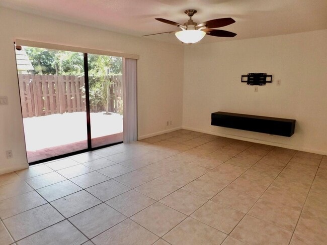 Photo - 4155 Turnberry Cir