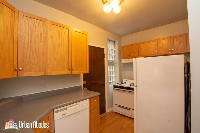 Photo - 4224 N Paulina St Unit M07B
